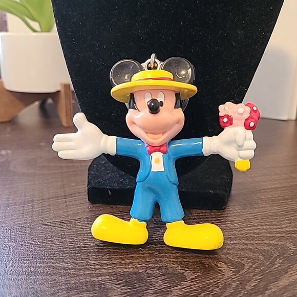 Vintage 1992 Disney Mickey Mouse Keychain Monogram Souvenir Collectible - Picture 6 of 6